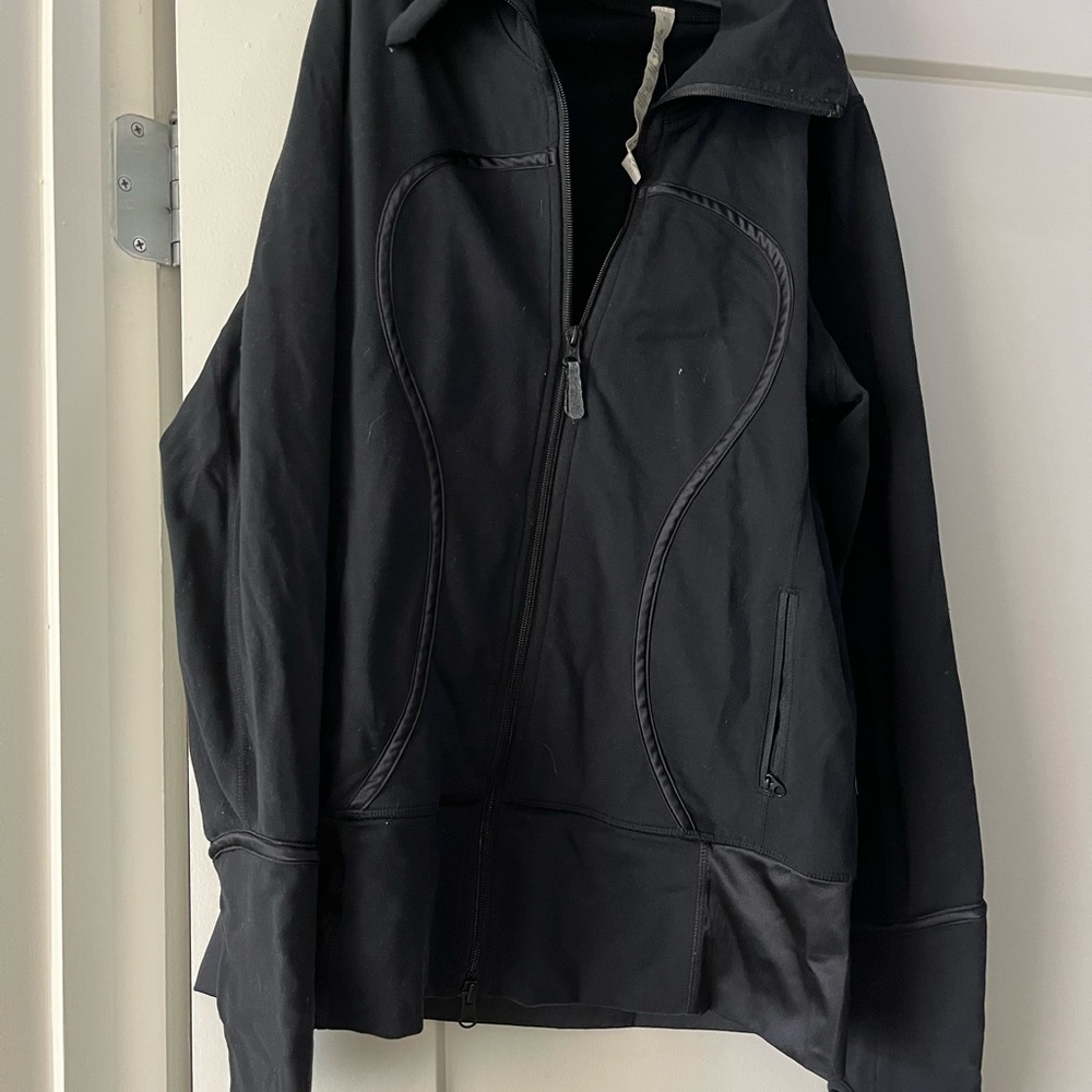 Lululemon black running jacket